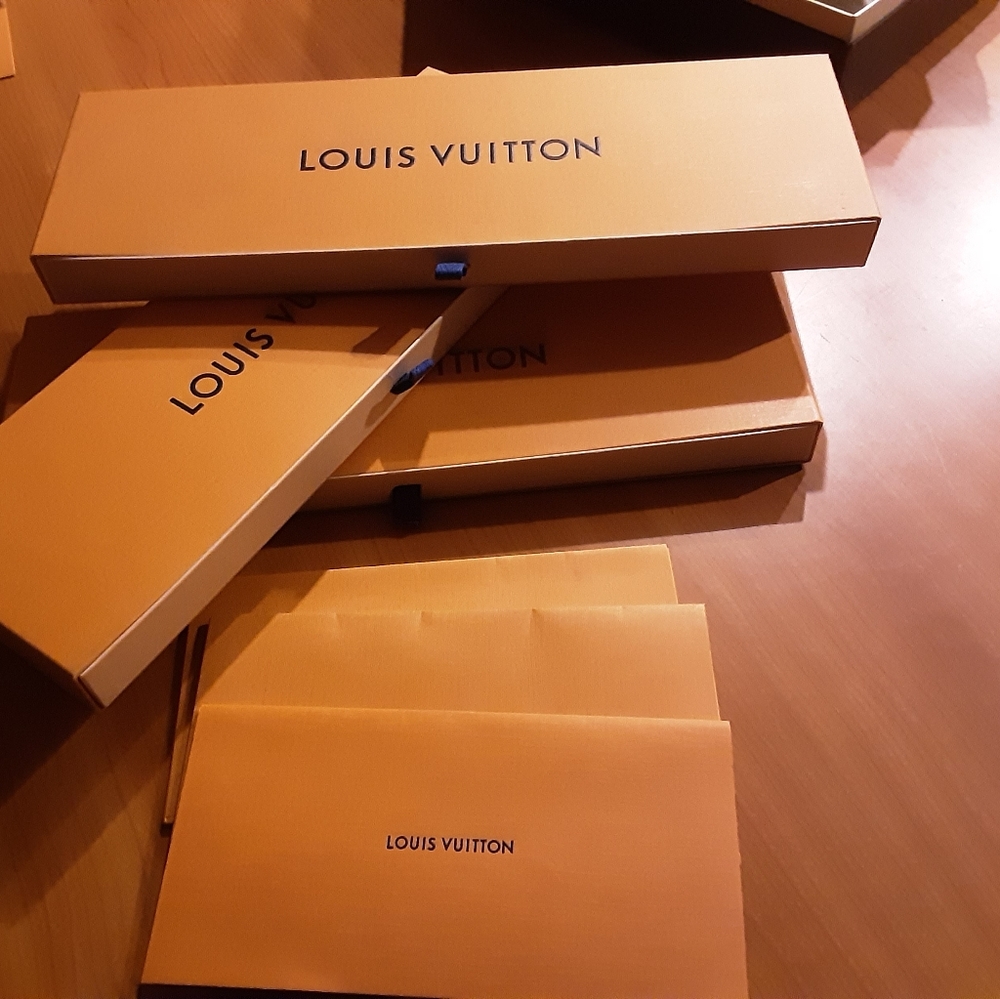 Louis-vuitton Tie/Scarf box lot.